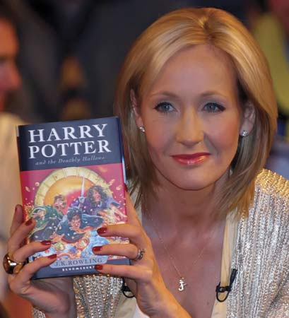 English Exercises: Who is J. K. Rowling?/ Past Simple